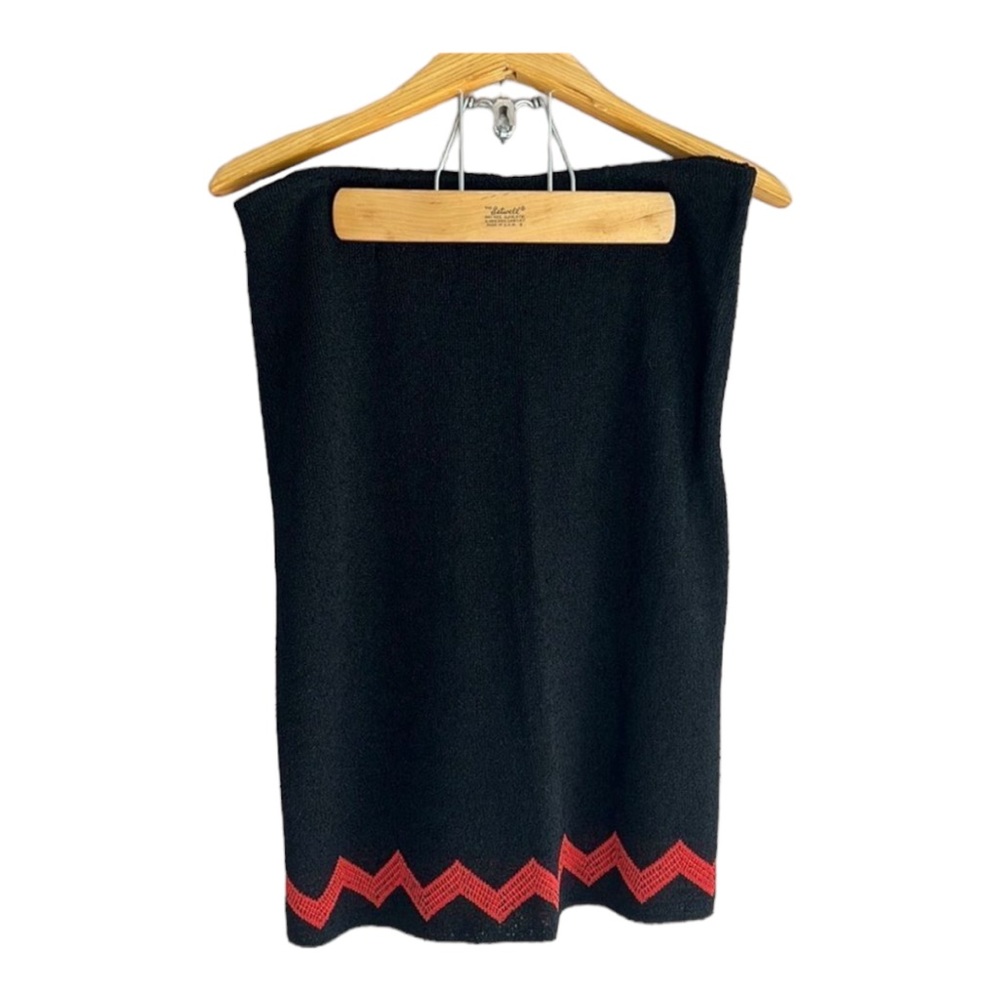 Brenda French for F/R/E/N/C/H R/A/G/S Black Knit Stretchy Skirt with Red Size 6?